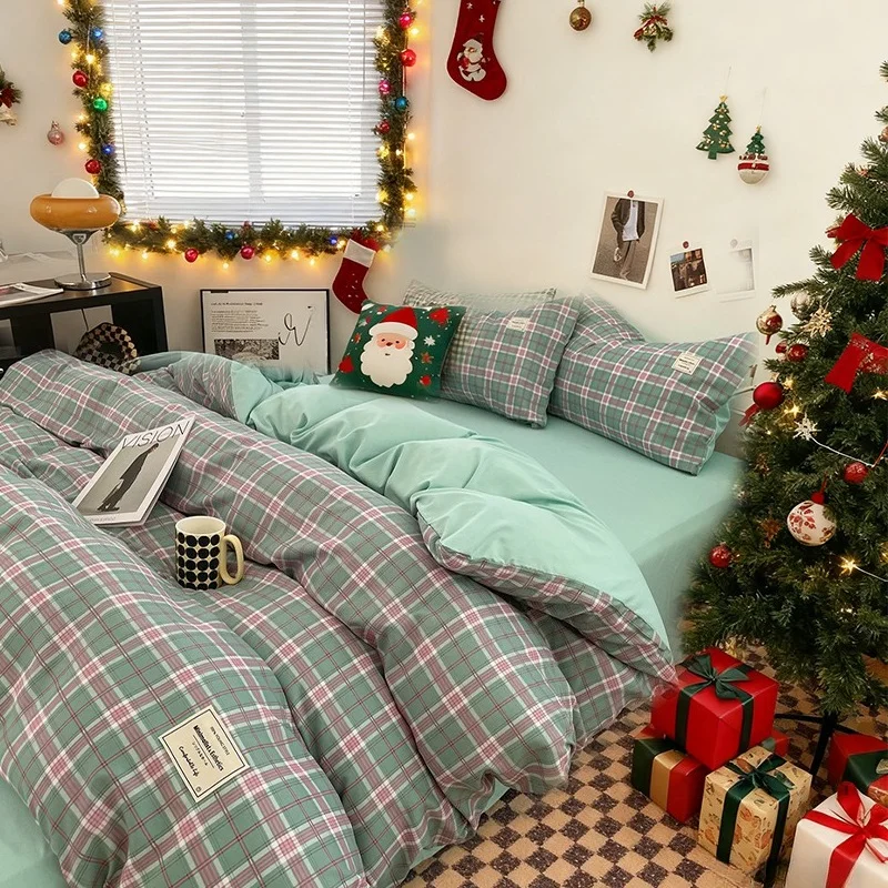 

3/4PCS Striped Plaid Duvet Cover Set with Pillowcases Skin Friendly Soft Quilt Cover Warm Comfortable Queen Size Merry Christmas