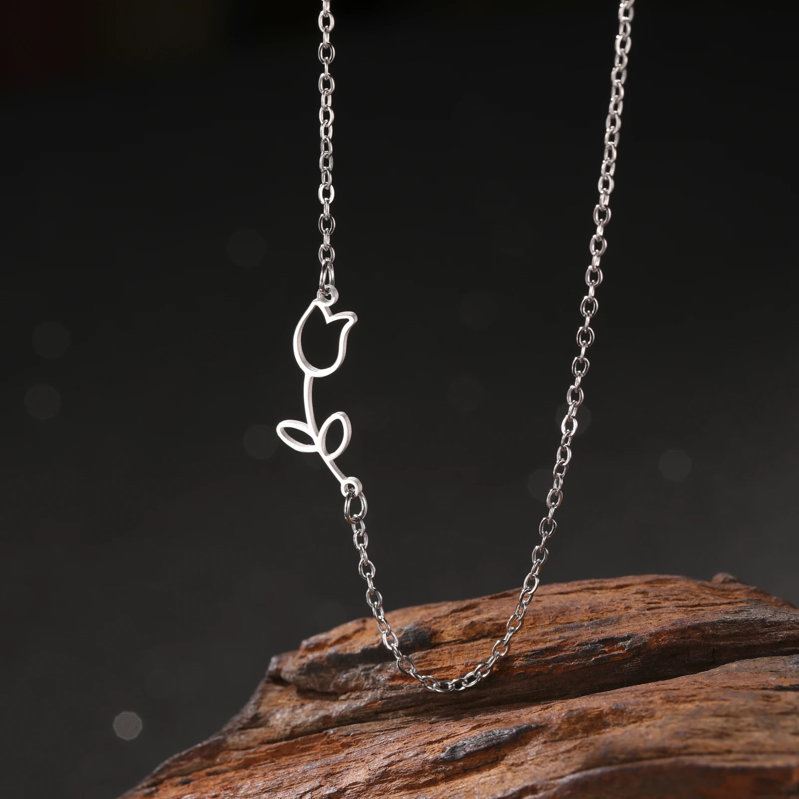 Unift Sideways Tulip Pendant Necklace for Women Flower Love Heart Pendant Necklace Stainless Steel Choker Chain Birthday Gift