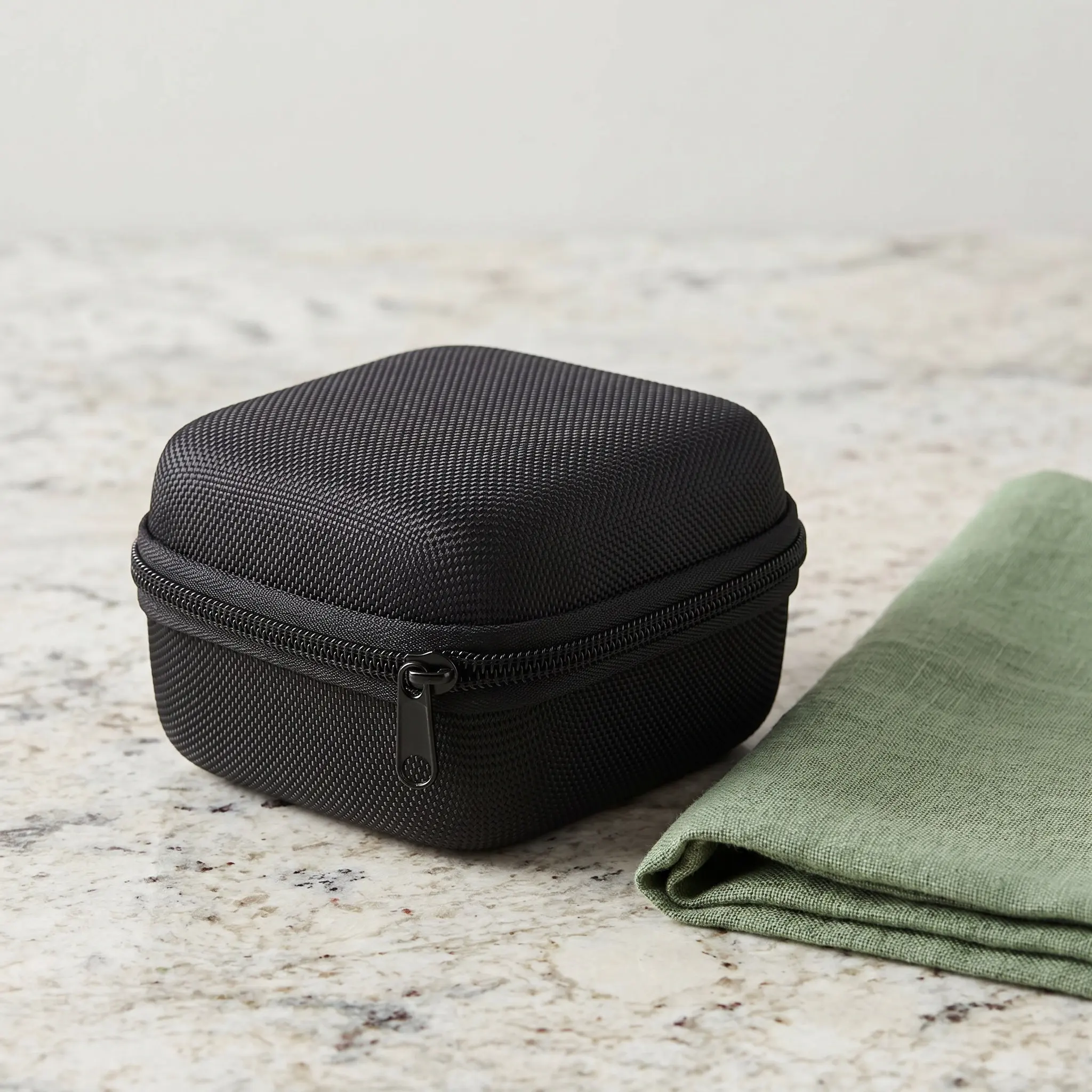 Insulin Travel Case Black Hard Shell 9-Slot Organizer Vial Protector Portable Insulin Cooler Bag Storage Vial Case