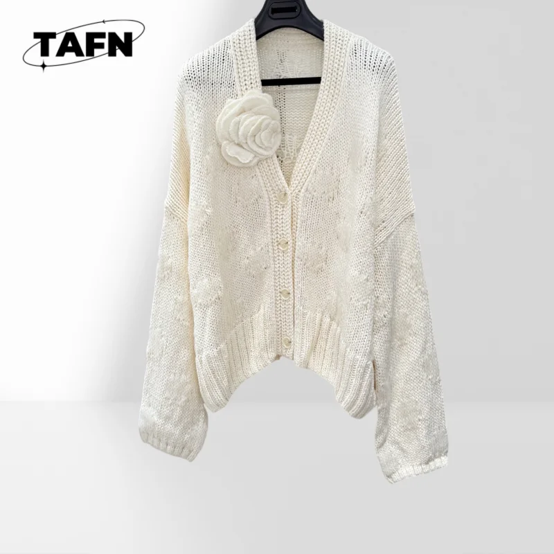 

Cashmere Cardigan Sweater – Cozy and Elegant for Casual Outings Vintage Style and Cozy Warmth for 2025 Stylish for Casual Wear