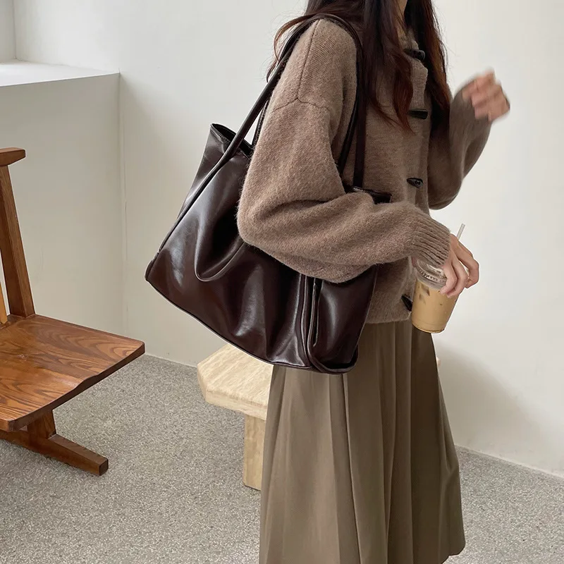 Women's bags, handheld large bags, tote bags, niche design versatile, large-capacity shoulder casual armpit bags