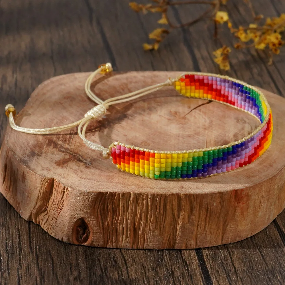 

ZGMXR Rainbow Gradient Geometry Rice Bead Bracelet Adjustable Hand Knitted Bohemia Fashion Accessory Original Design