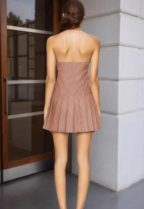 

Elegant Women's Dress 2026 Summer Retro Style Fashionable Slim Fit Sexy Backless Hanging Neck Dress Suitable for Parties