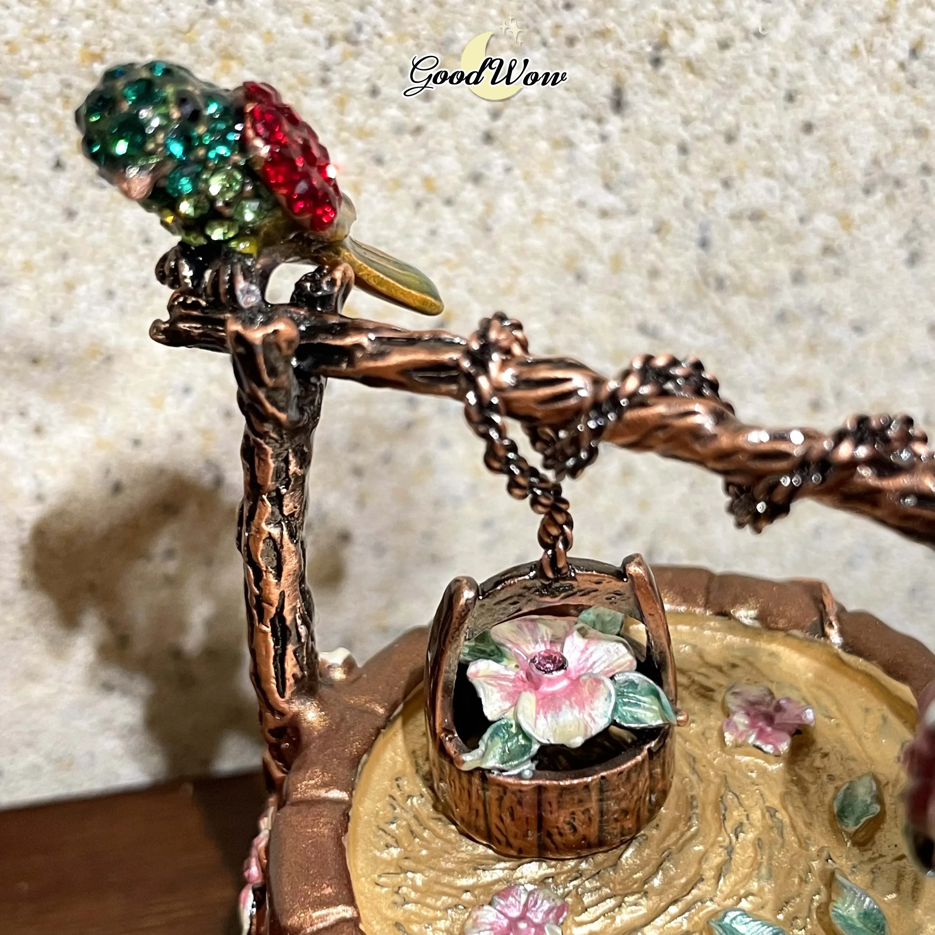 Metal Craft EnamelAncient well figurine Jewelry Box Counter Decoration Bithday Gift Trinket Box For Home Decoration Necklace