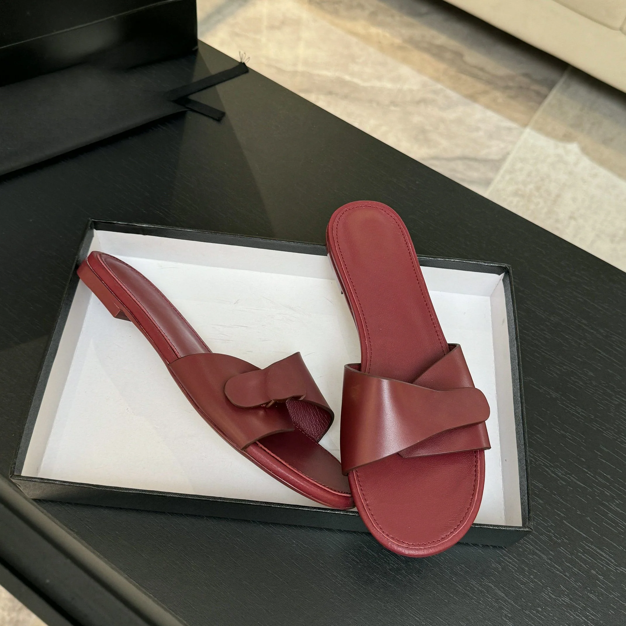 2026 New Arrival Ladies Smooth Genuine Leather Twist Overlap Band Slide Slippers Low Flat Heel Wine Red Open Toe Sandals Daily Party Footwear