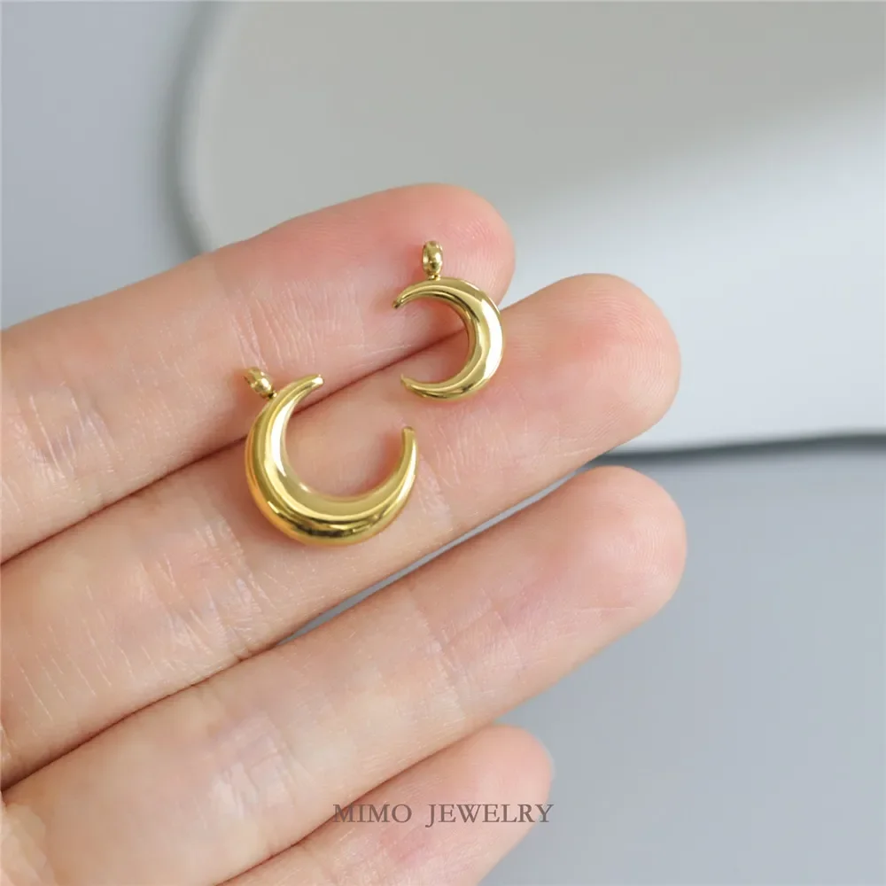 

Color titanium steel gold plated simple sleek size crescent pendant necklace DIY accessories