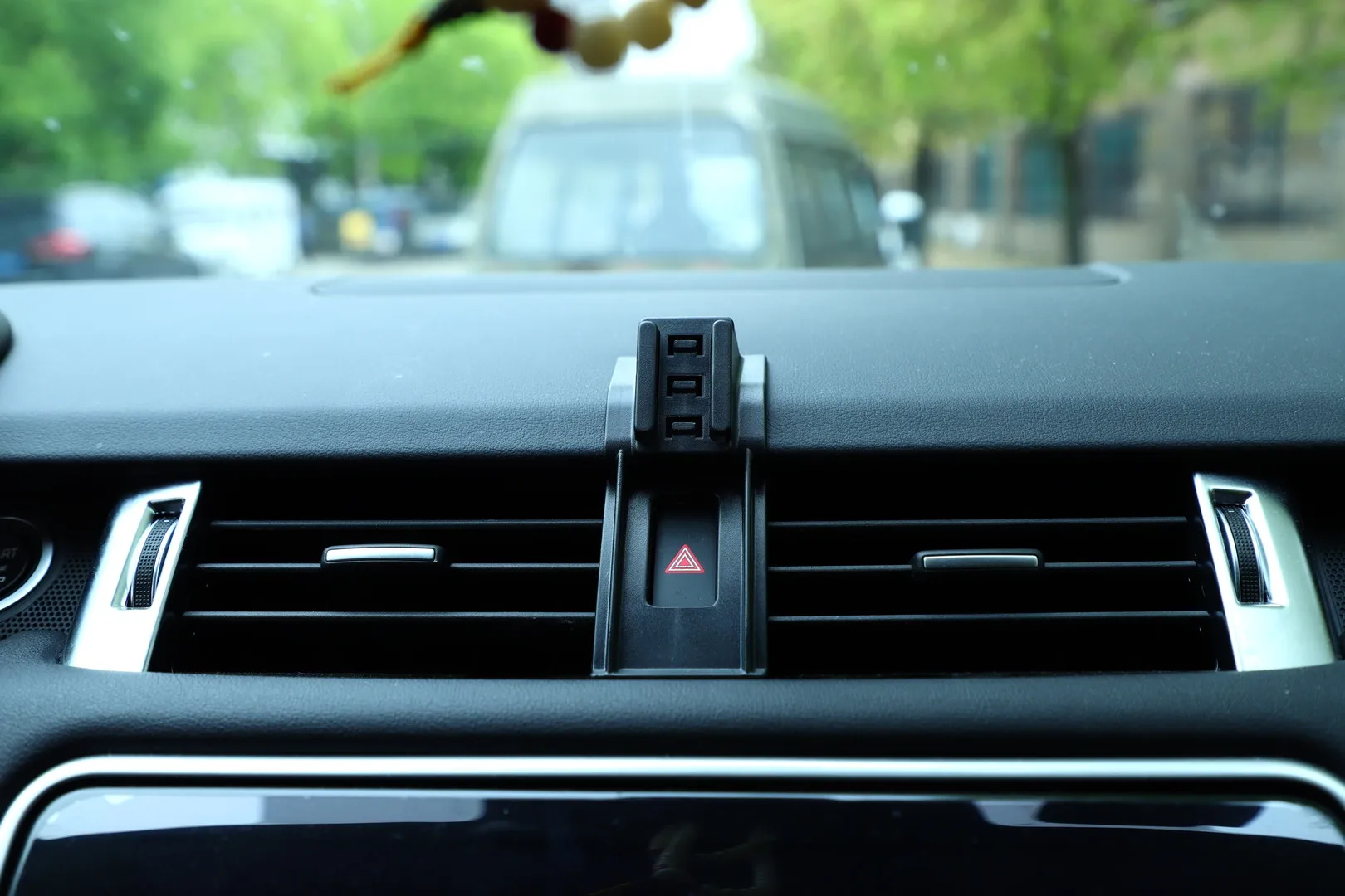 Car Phone Holder Special Fixed Bracket Gravity For Range Rover Sport 2018 2019 2020 2021 2022 For Car Auto Interior Accessories
