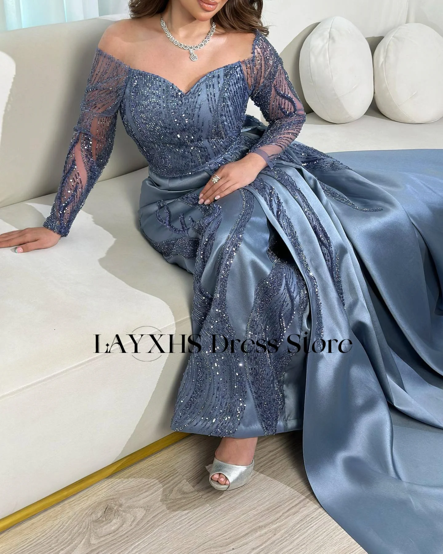 LAYXHS Olśniewające Sukienki Wieczorowe z Odkrytymi Ramionami, Linia A, Zdobione Koralikami, Koronkowe, Długie Rękawy, Tren Królewski, Sukienki na Bal Maturalny, Szyte na Miarę