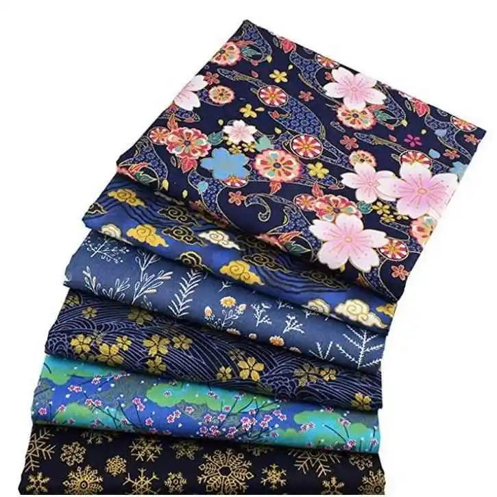 

Натуральная хлопковая ткань ручной работы для рукоделия, с золотым тиснением в виде маленьких цветов сакуры, гладкое плетение, материал для домашних губчатых подушечек