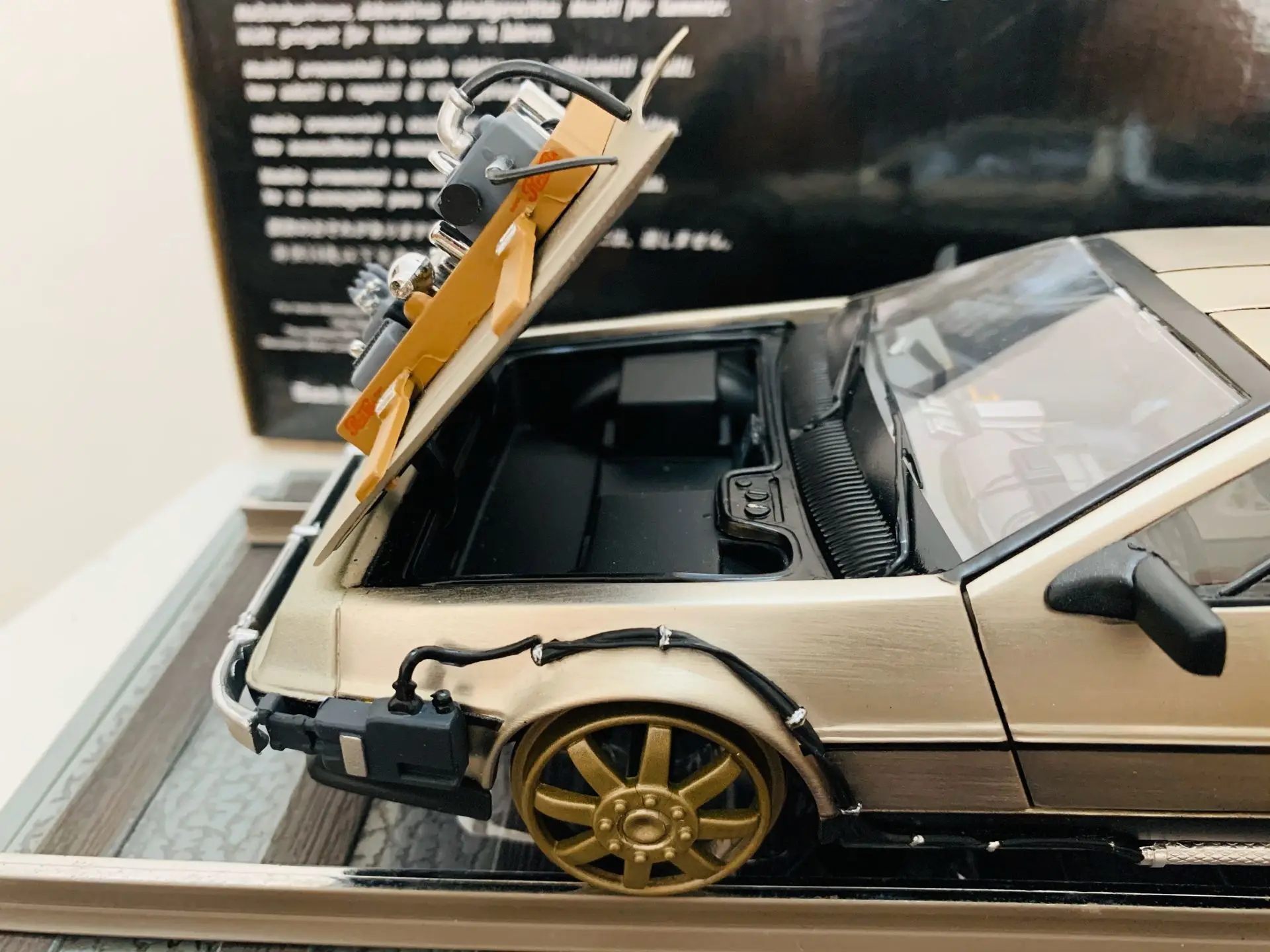 Delorean Back To The Future III Rail 1/18 Scale DieCast Model 2714