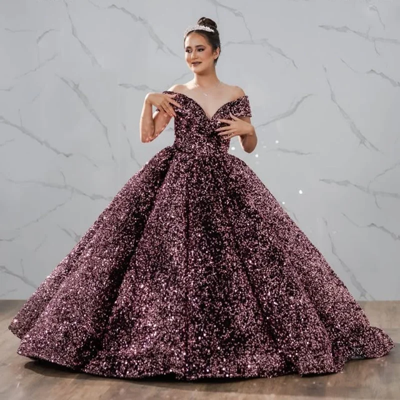 

Блестящие платья Quinceanera по индивидуальному заказу с открытыми плечами, аппликация из блесток и рюшами по краям, Vestido De 15, Quinceanera