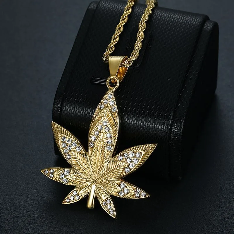 

Fashion 316L Stainless Steel Gold Plated Punk Hip Hop Big Maple Leaf Zircon Pendant Necklace For Men Collarbone Chain Jewelry