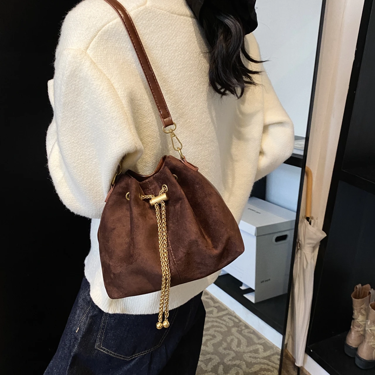 Thumbnail 3 - #49 Ranked Soft Leather Bucket Bags Picks in 2026