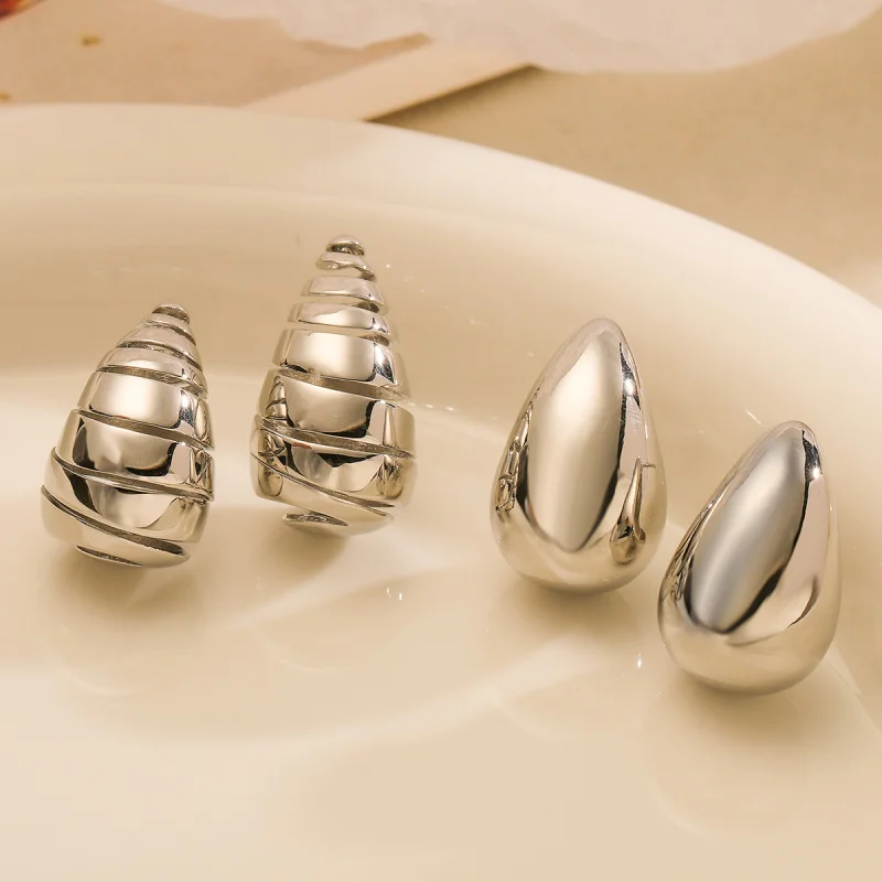 

Простые женские серьги-капли в европейском и американском стиле с медным позолоченным покрытием, уникальный дизайн и высококачественное ощущение