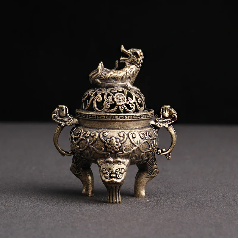 Antique copper tripod incense burner with beast lion cover brass cauldron Chinese pattern incense holder home desk decoration