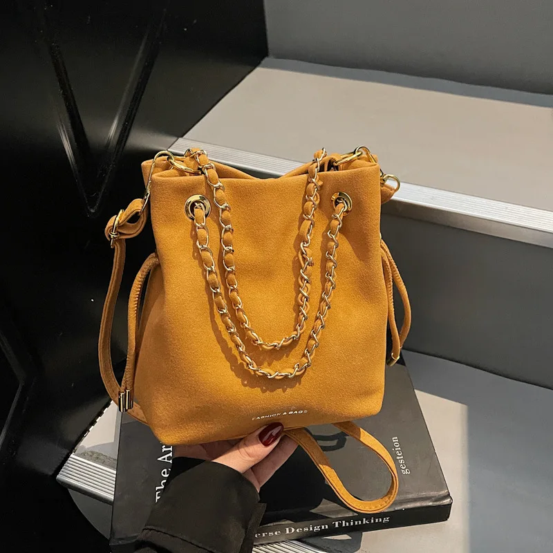 

Urban Vintage Shoulder Bag, 2025 Large Capacity Drawstring Purse, Chain Strap Crossbody Bag, Spacious & Stylish