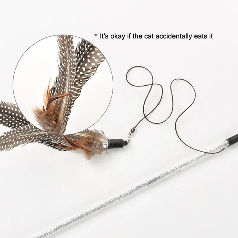 1 szt. Podstawowy drażniący kij z piórami dla kota z dzwonkiem z piór dla zabawnych kotów domowych interaktywna zabawka dla zwierząt domowych złoty