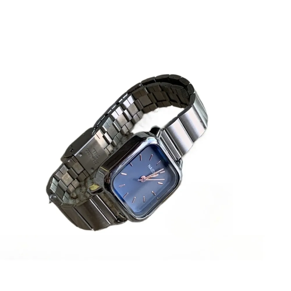 

Легкие роскошные женские часы, простые темпераментные ретро-изысканные модные маленькие квадратные часы, кварцевые женские часы