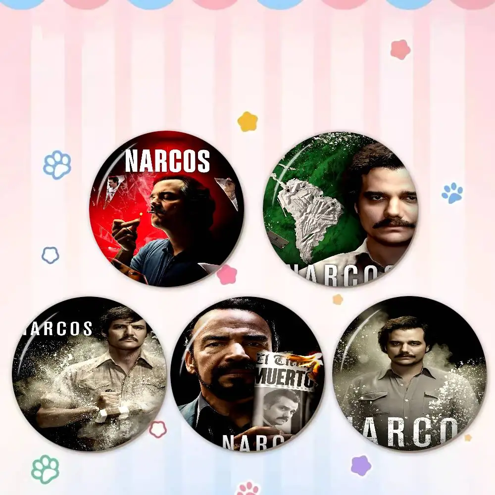 Narcos TV Series Pablo Escobar Soft Button Pin Bright Printed Icon Gift For Friends Badge Collar Brooch Lapel Pin Metal