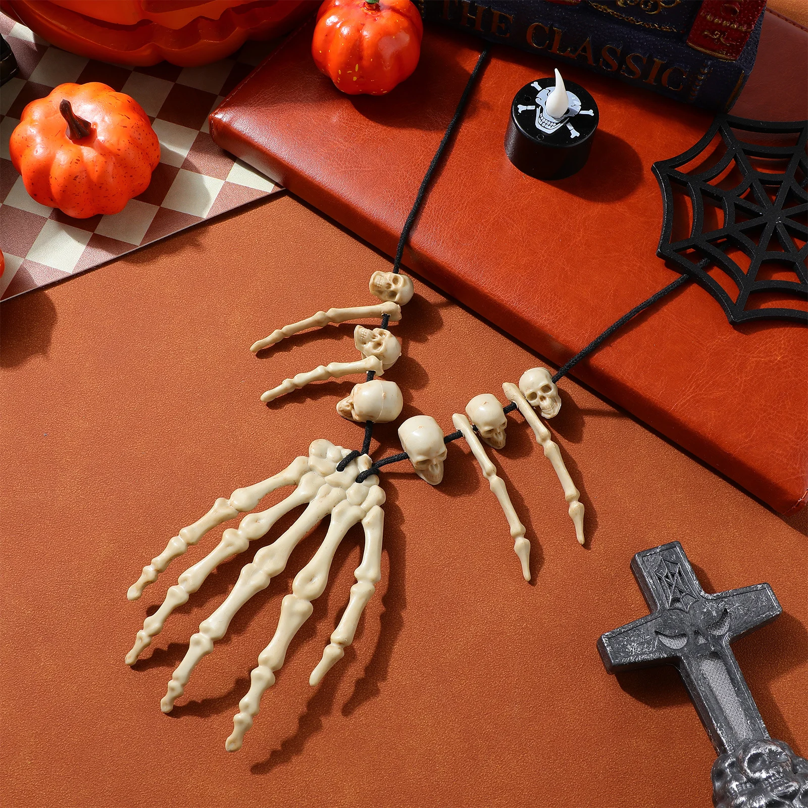 Conjunto de 5 peças de joias de osso Halloween Amosfun crânio pingente colar para mulheres acessórios de fantasia