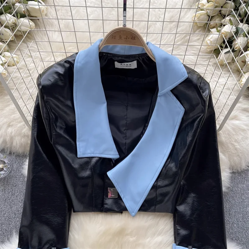 2025 primavera streetwear moda contraste cor irregular lapela falso jaqueta de couro do plutônio feminino fino curto motocicleta motociclista jaqueta