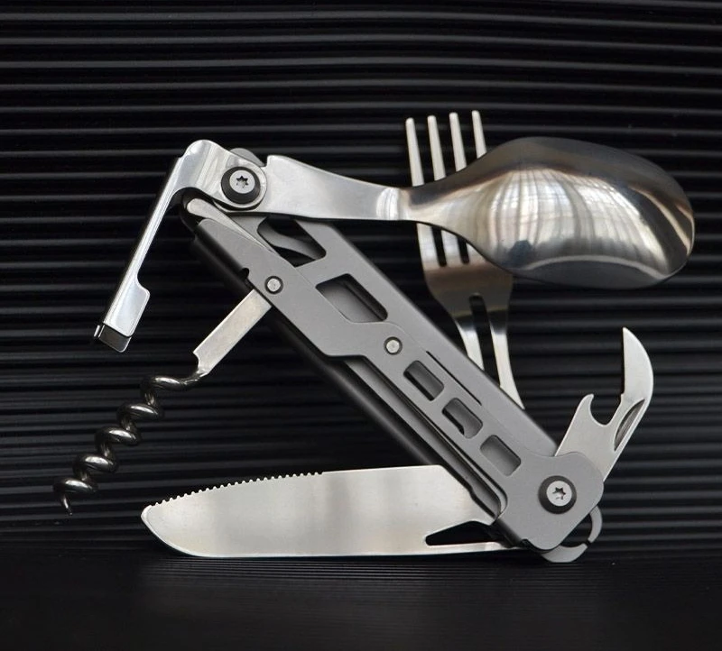 

Многофункциональный складной набор столовых приборов для кемпинга и пикника: нож, вилка, ложка, открывалка для бутылок, портативный для использования на природе