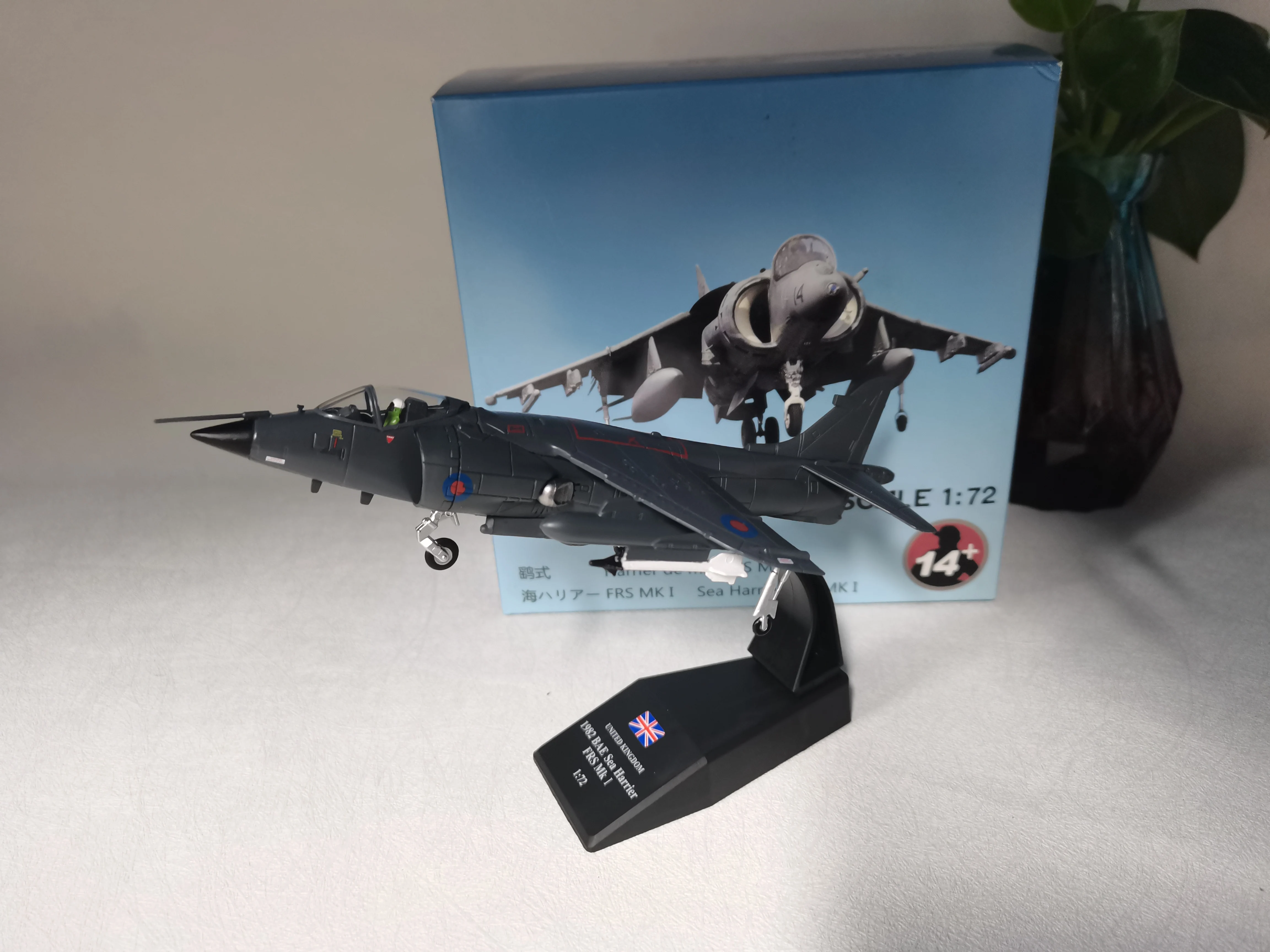 

Diecast 1:72 Scale British Marine Harrier fighter jet Model Alloy Airplane Plane Model Aircraft for Collections and Displays