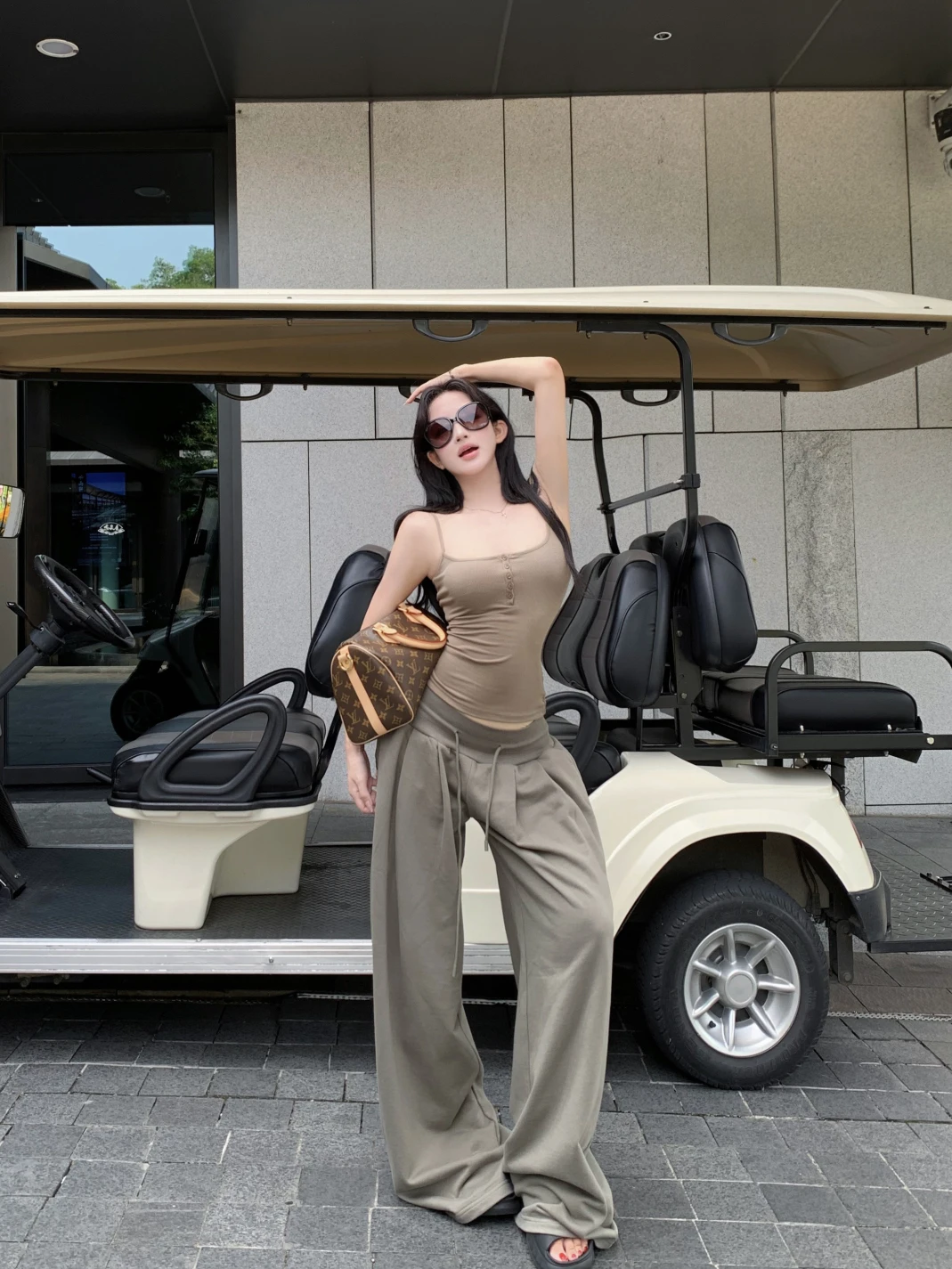 

Kumikumi Sexy Spicy Girl Color Button Chest Pad Vest Women Summer Loose Drapey Casual Pants Two Piece Set Fashion Ensemble