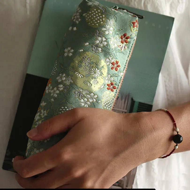 

1PCS Retro Chinese Style Large Capacity Brocade Pen Bag for Students Simple Stationery Box Exquisite Learning Supplies