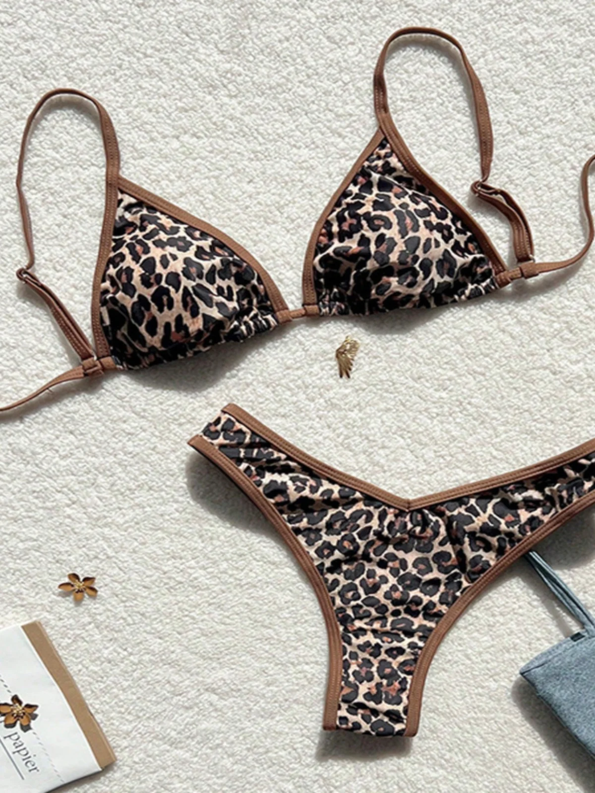 

Новый 2025: Женский пляжный термокостюм-бикини с леопардовым принтом, на бретельках, для спорта и йоги. Товары для фанатов.