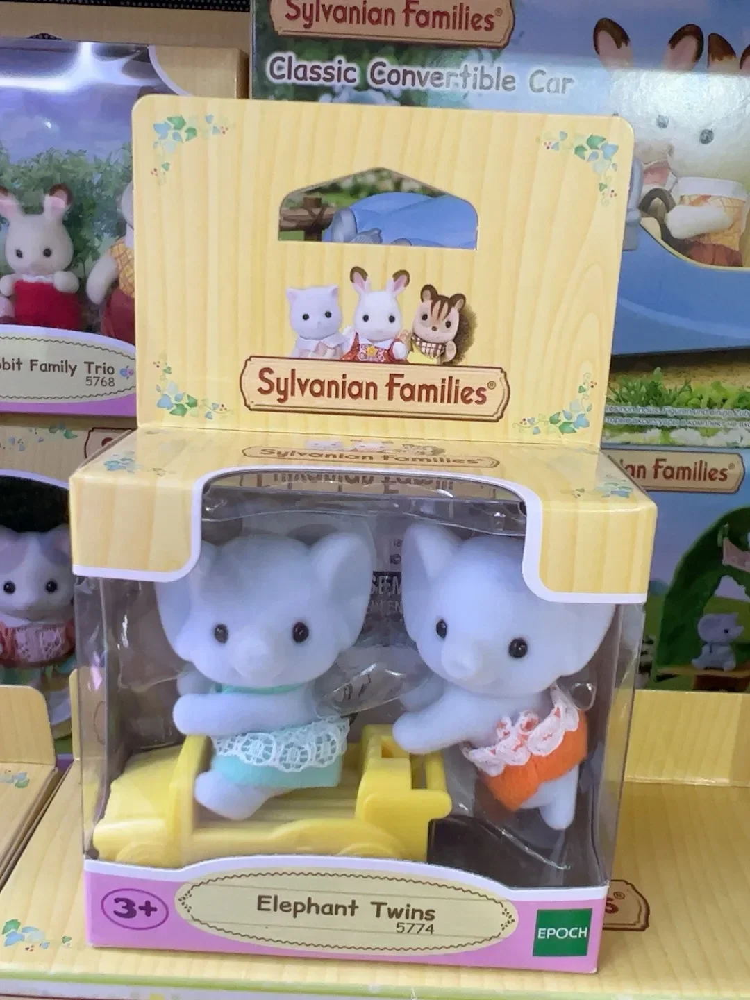 Sylvanian ครอบครัวอะนิเมะสาวตัวเลข Calico critters เฟอร์นิเจอร์ Chihuahua ตัวเลขบ้าน Accesorios เฟอร์นิเจอร์ช้างฝาแฝด