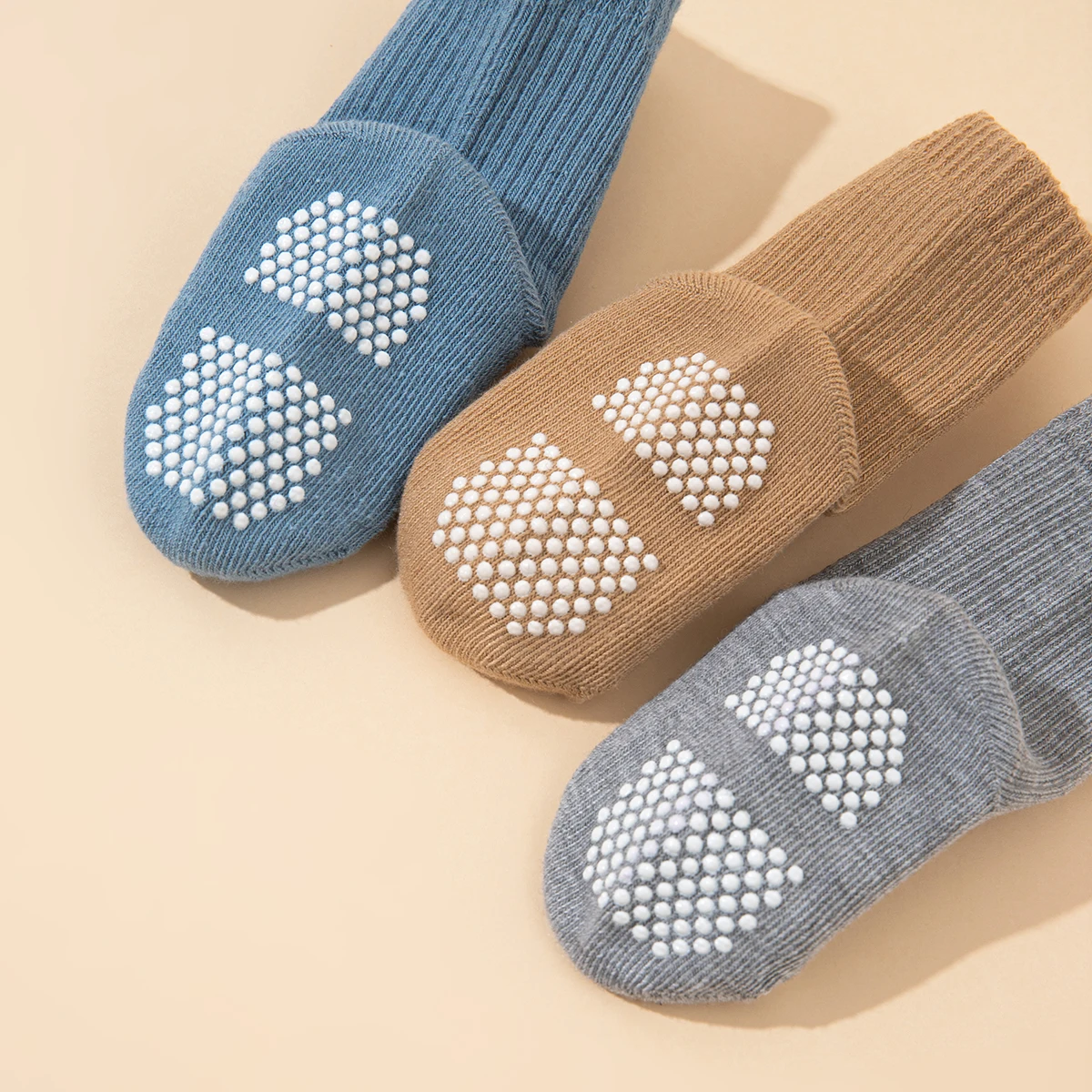 9 أزواج من الجوارب للأطفال الصغار المضادة للانزلاق لتعلم المشي، جوارب بسيطة بلون نقي لمنتصف الساق، مناسبة لكل من الأولاد والبنات.