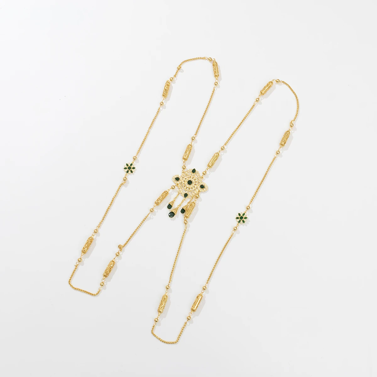 Kraft Brautschmuck-Schulterkette mit geschnitztem Metallmuster, handgefertigt, arabisch, wunderschöne Hochzeitskleid-Körperkette für den Nahen Osten – Detail 6