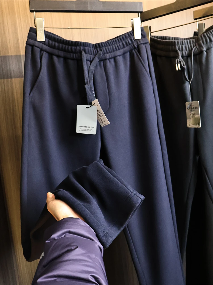 

Теплые и гладкие немецкие бархатные мужские повседневные брюки, осень-зима, высокоэластичные прямые брюки, термоудобные модные брюки...