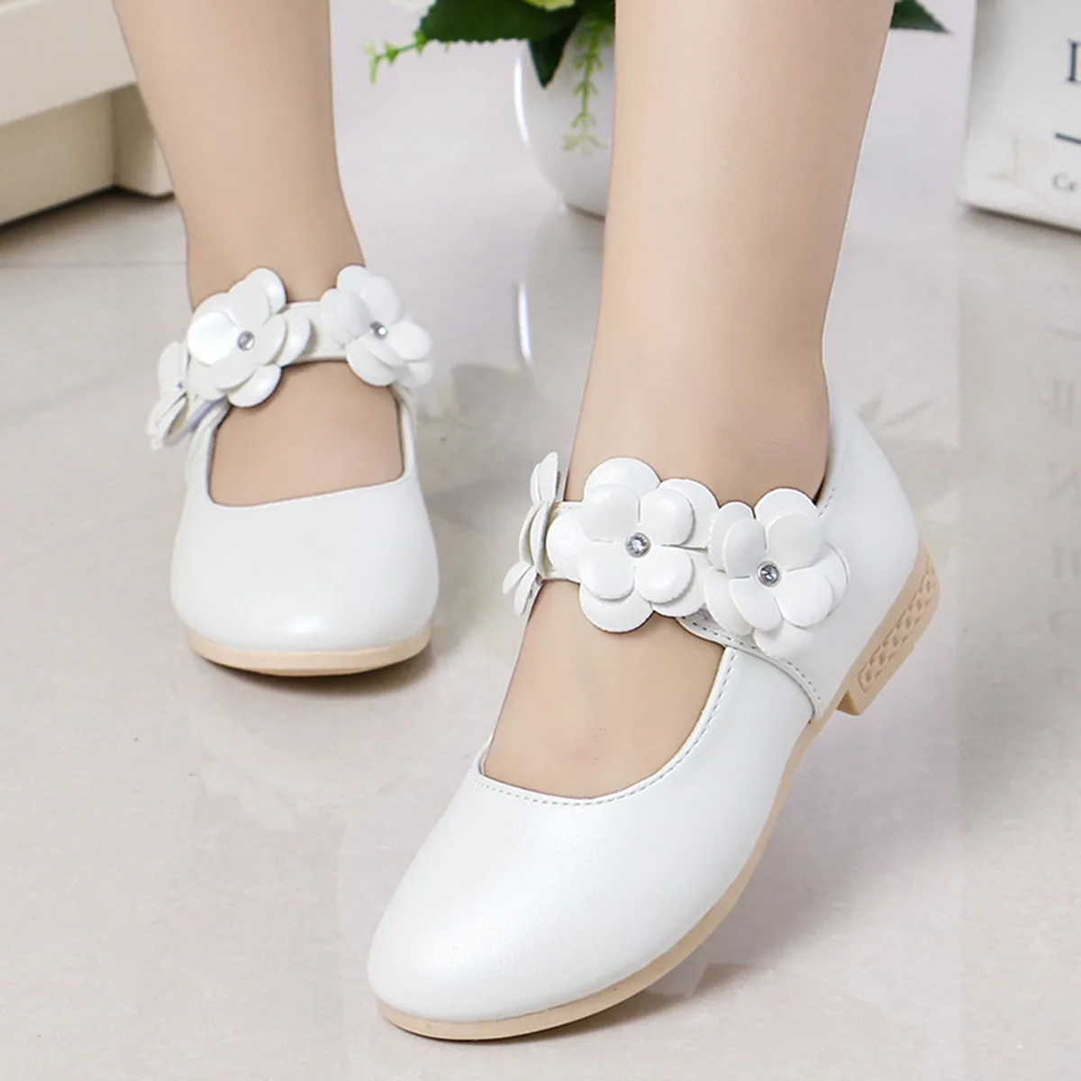 

1Pair Children Princess Shoes White Size 31 Eu30 Us12.5 Uk12 Non-Slip Breathable Kids Sole Shoes for Outdoor Running Walking