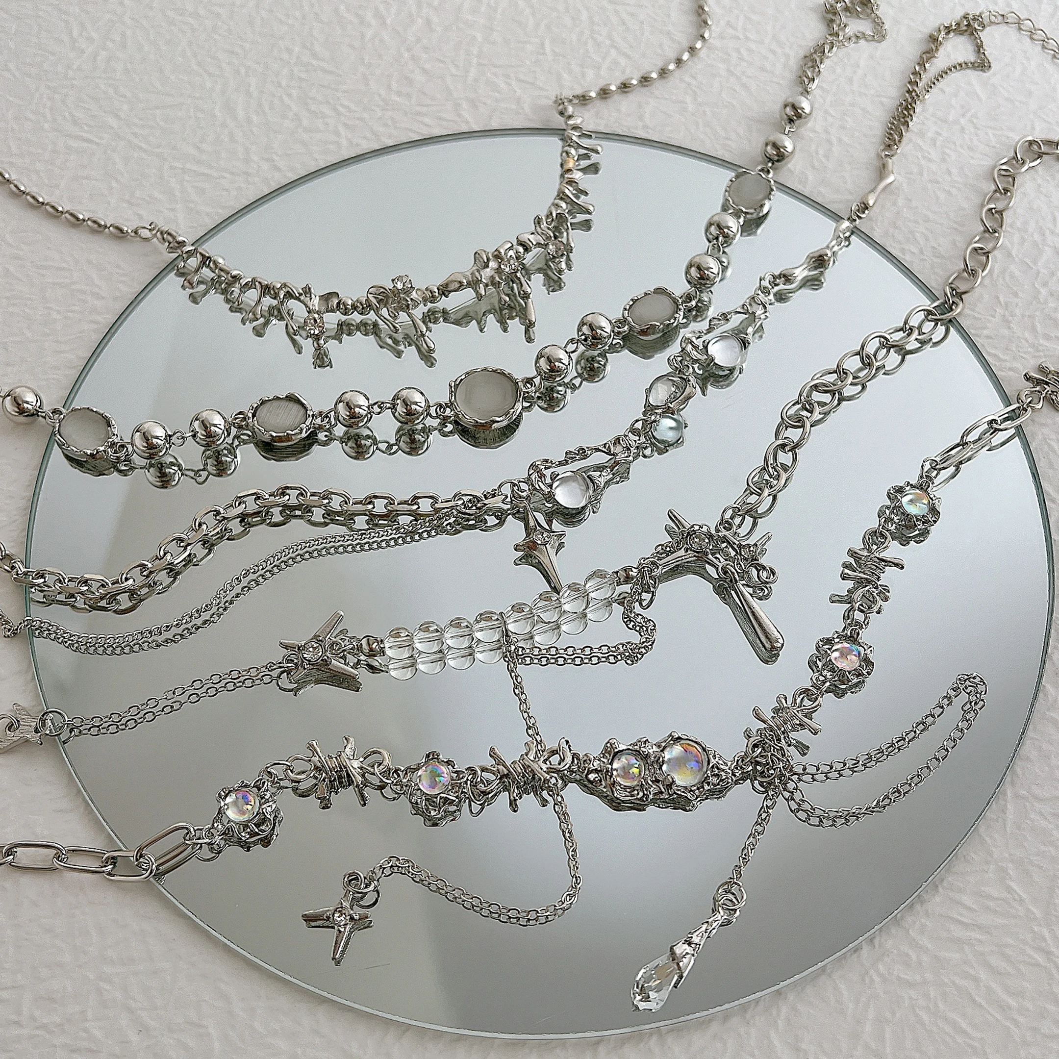 Collares con colgante de cristal Y2K para mujer y niña, collar de gota de Color plateado, cadena de clavícula ligera de lujo, joyería de 17KM, nueva moda