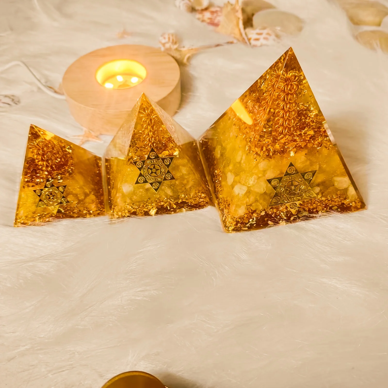 Cube pyramide d'orgue de Citrine 1 pièce, attire la prospérité, entourant vous avec une énergie de Citrine vibrante, une décoration de maison et de bureau