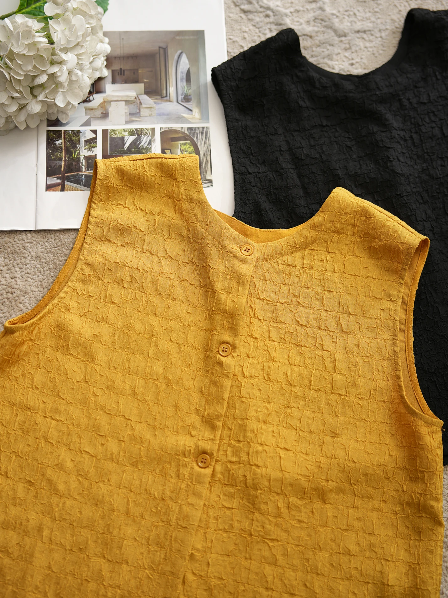 

Silk Bubble Gauze Sleeveless round Neck Single Button Vest Top Summer Outerwear Breathable Folded Women's Tank Top