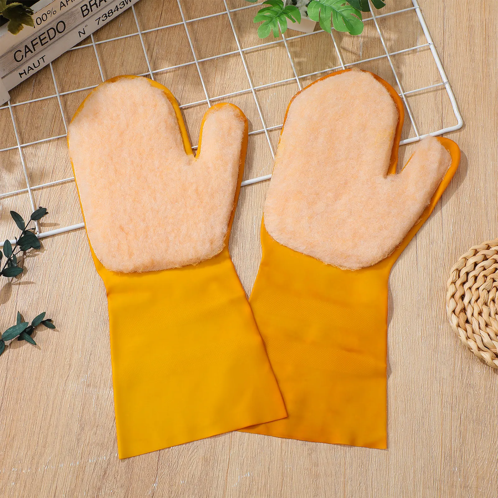 2Pcs Pool Cleaning Gloves Latex Lined Warm Anti Slip Scrub Mitts for Swimming Pools Hot Tubs Spa Use Scrub Gloves Cleaner
