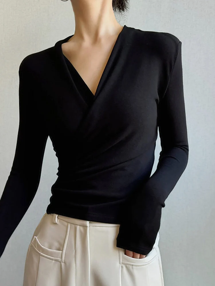 Elegant Black Cross V-Neck Knitwear Women's Base Shirt Shoulder Pad Waist Inward Top New Autumn High-End Feeling Commute Style