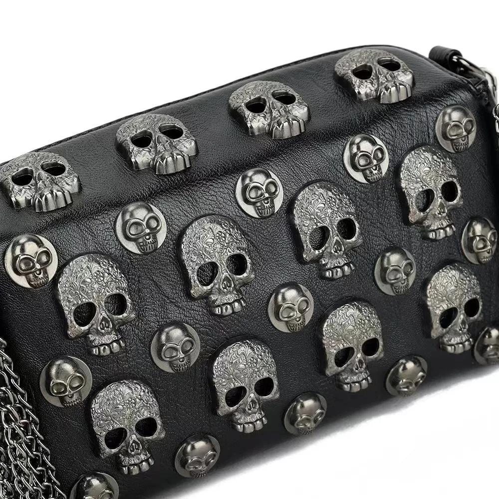 Wysokiej jakości torebka z PU Halloween metalowa czaszka w stylu Punk torby Crossbody dla kobiet nit torby na ramię z łańcuchem z frędzlami