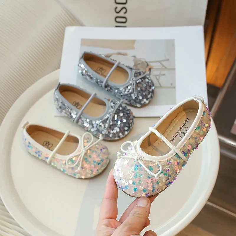 

Обувь для девочек, весна 2024, новая модная обувь принцессы с блестками для маленьких девочек, дышащие туфли на мягкой подошве для девочек с неглубоким носком