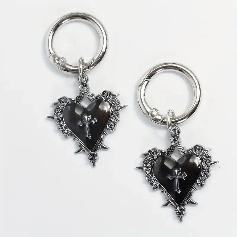 1 Paar/2 Stück Gothic-Stil Rosenherz Kreuz Schuhstiefel Anhänger geeignet für Partys und den täglichen Gebrauch, personalisierte DIY-Dekorationen