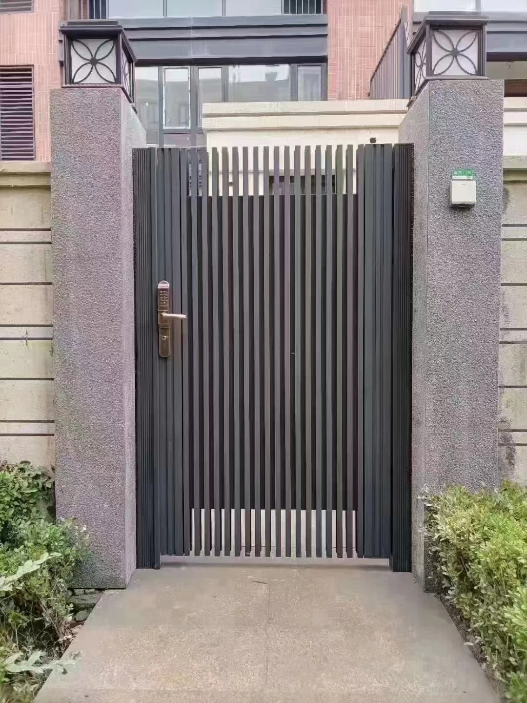 Residential Modern Aluminum Pedestrian Gate Driveway Door With High Security & Modern Style