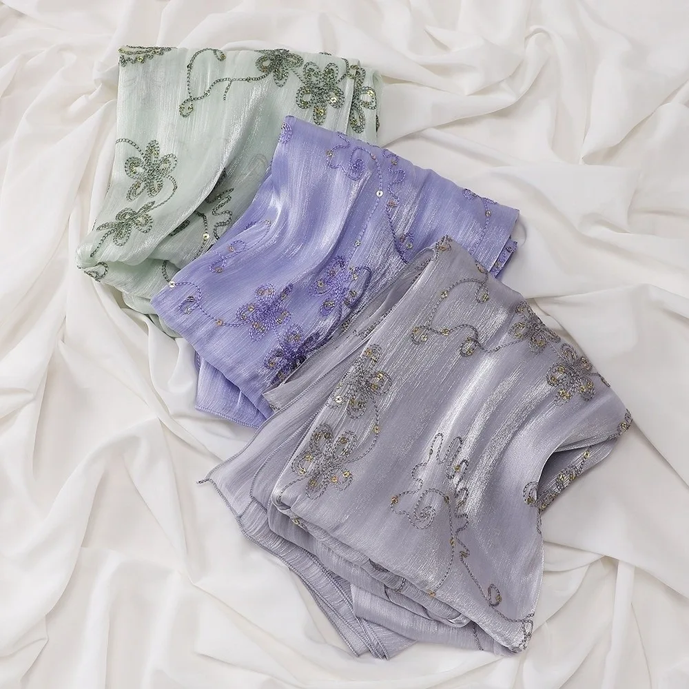 

Elegant Hijab Shawl Embroidery Shimmer Glitter Pleated Glitter Shawl Lightweight Chiffon Crinkle Texture Crinkle Shawl for Women