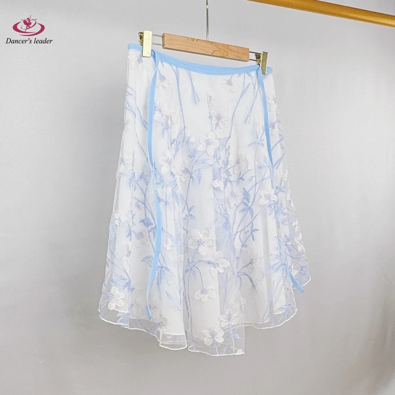 Gonna da balletto da donna Cinque in uno Gonna da ballo con ricamo prugna Tuta per adulti Ragazza che pratica la mini gonna da balletto Immagine