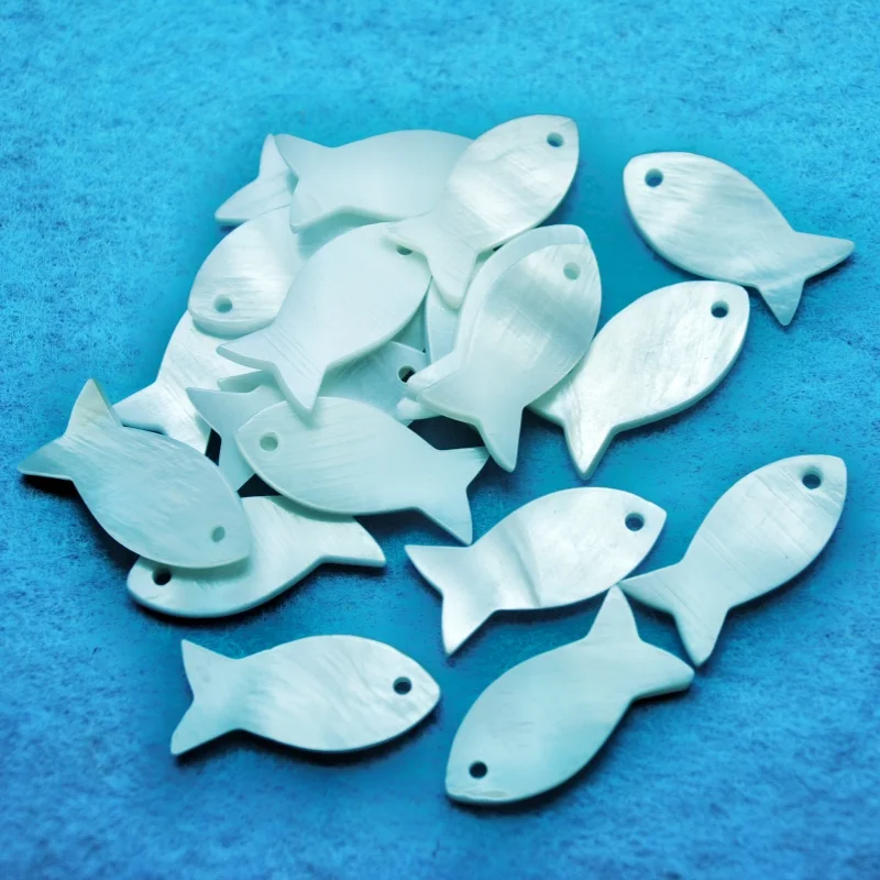 25PCS WHITE FISH PENDANTS MOTHER OF PEARL MATERIAL SIXZE 23X10MM DIY JEWELRY ACCESSORIES TOP SELLING GOOD CHOICE