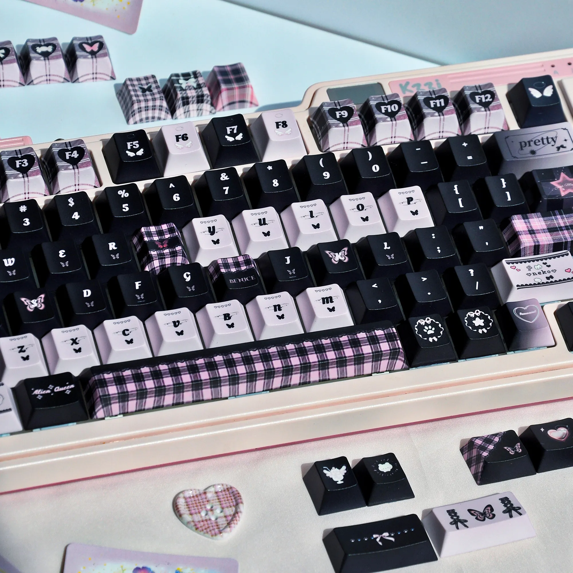 120 Keys Cute Black Pink Theme Keycaps MOA Keycaps PBT Pink Key Gift DYE-SUB Mechanical Keyboard for Made68 Mad68 Wooting 60