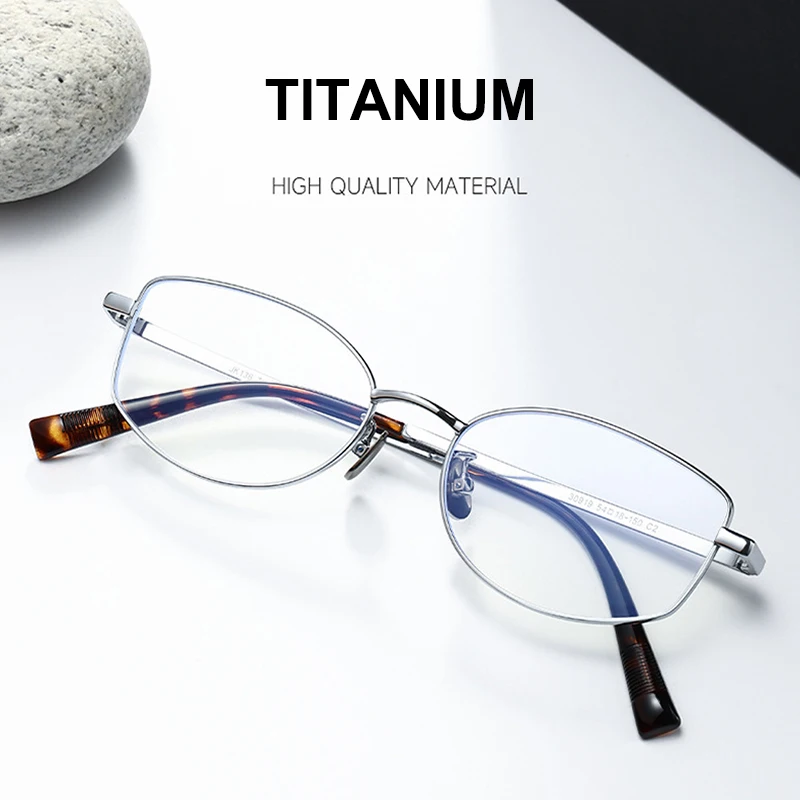 New Ultra-Lightweight Titanium Glasses Frame Women's Retro Fashion Cat-Eye Eyeglasses Luxury Designer Same Style Eyewear