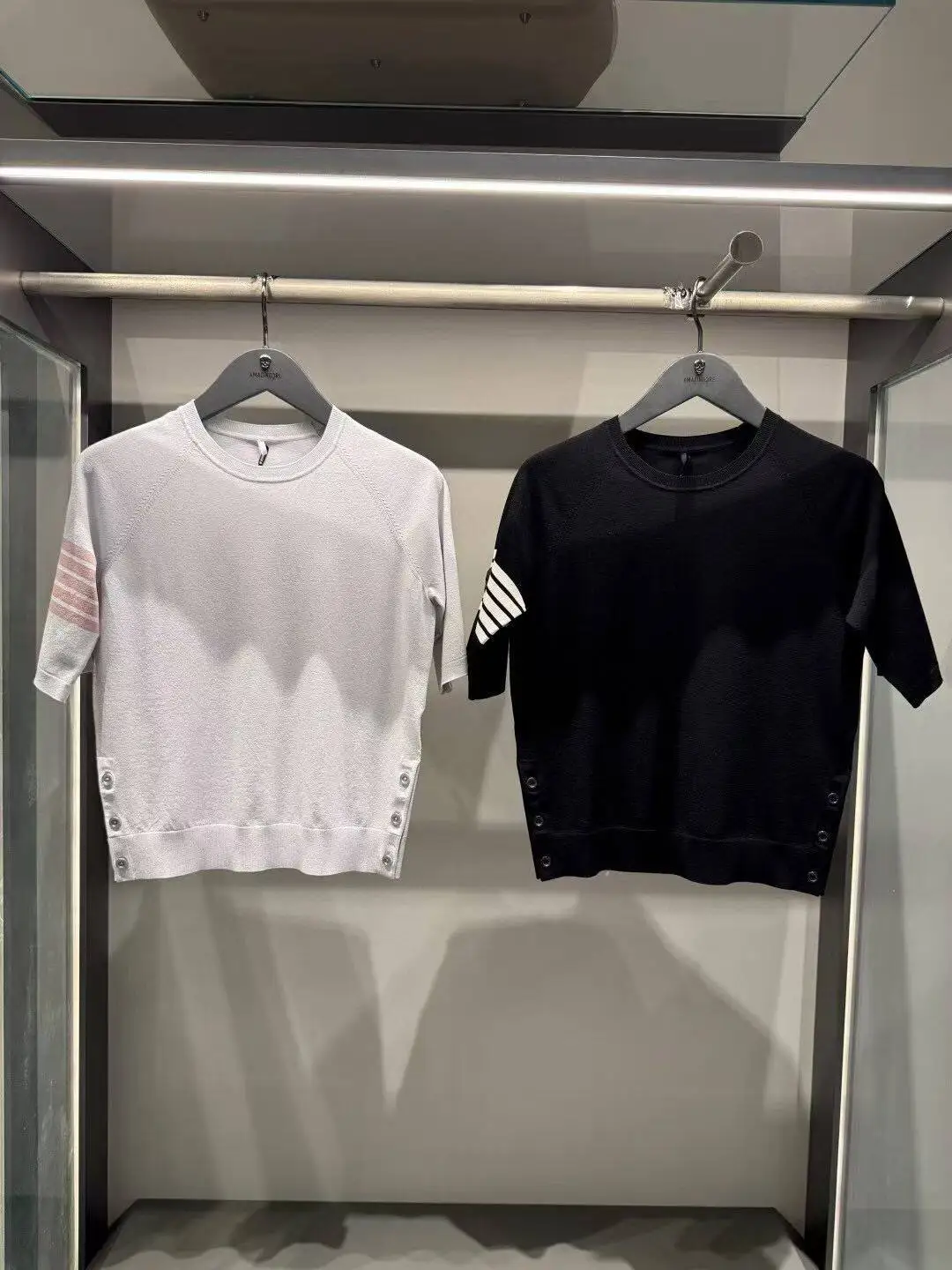 

Новинка Весна 2026: Женский трикотажный топ с коротким рукавом и круглым вырезом, однотонный дизайн, спортивный и повседневный стиль